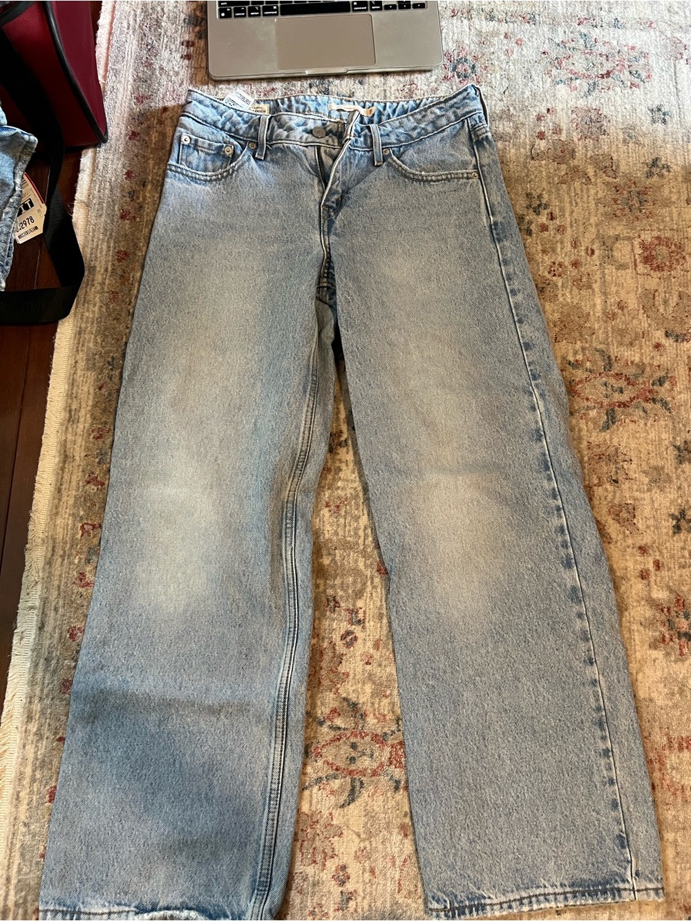 Levi’s Low Loose Jeans - Picture 2 of 4